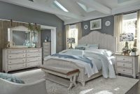 Antique style bedroom furniture set